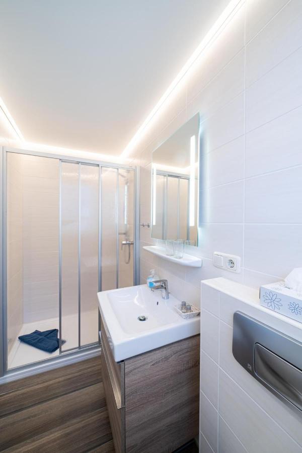 Deichhotel Grube 도룸 노이펠트 외부 사진